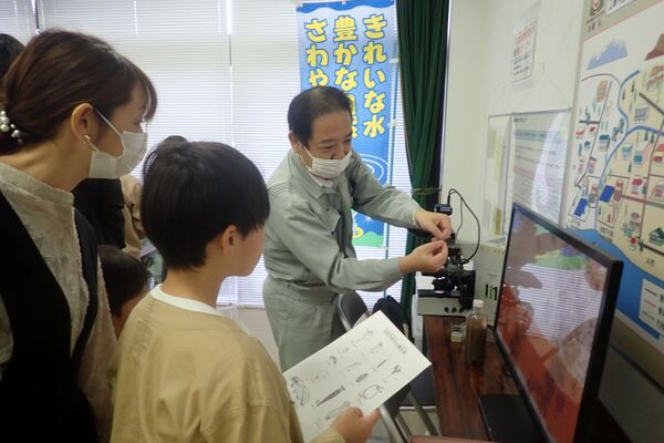 顕微鏡による微生物観察